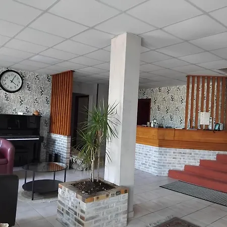 Szálloda De Tesse 2*