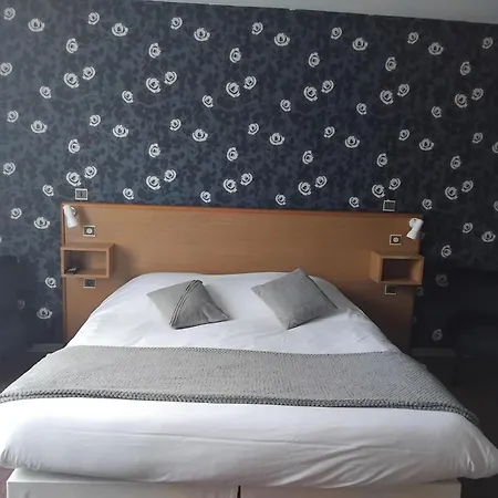 Szálloda De Tesse 2*